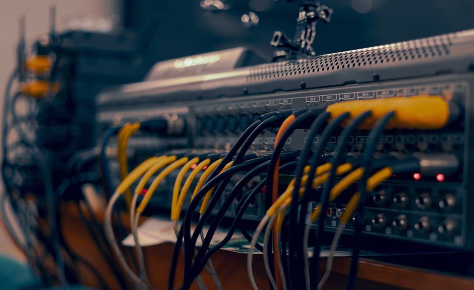 Jak radzić sobie z pętlami masy w systemach audio
