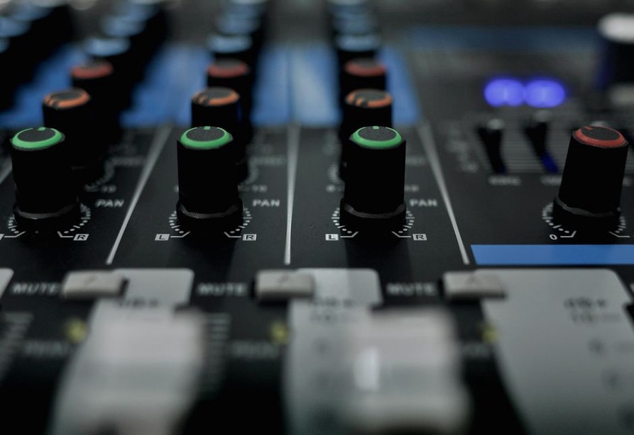 Ustawienia equalizera w systemie audio