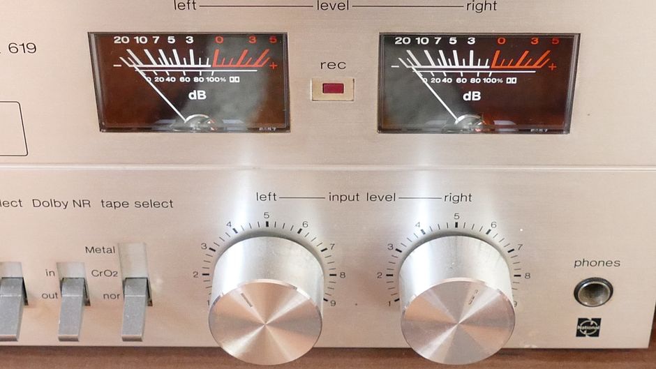 Pętla masy w systemie Hi-Fi: jak znaleźć i usunąć brum 50 Hz