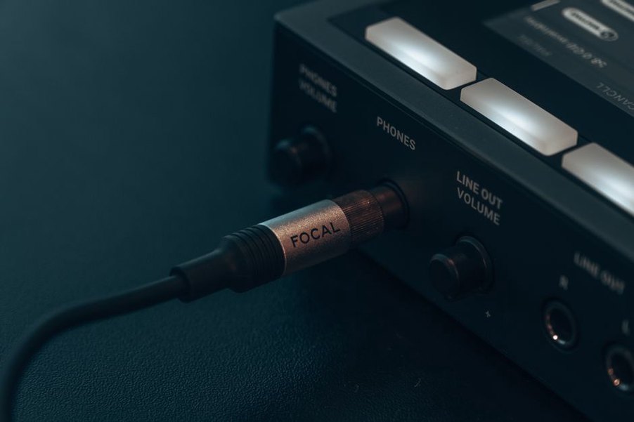 wysokiej klasy DAC podłączony do systemu audio