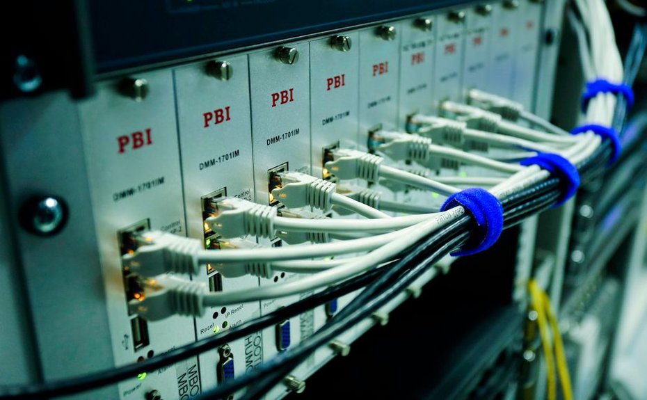 Brum, szum i trzaski w systemie Hi-Fi: jak znaleźć źródło zakłóceń