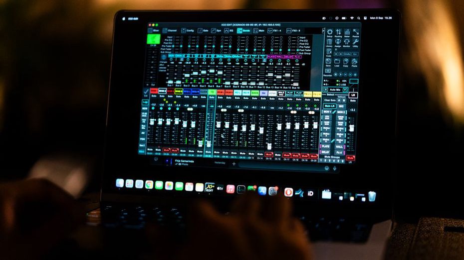 Strona wzmacniacza Hi-Fi: wygląd, który pomaga czytać dane