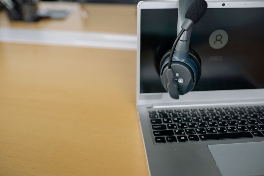 Formularz kontaktowy dla sklepu audio: o co pytać klientów?