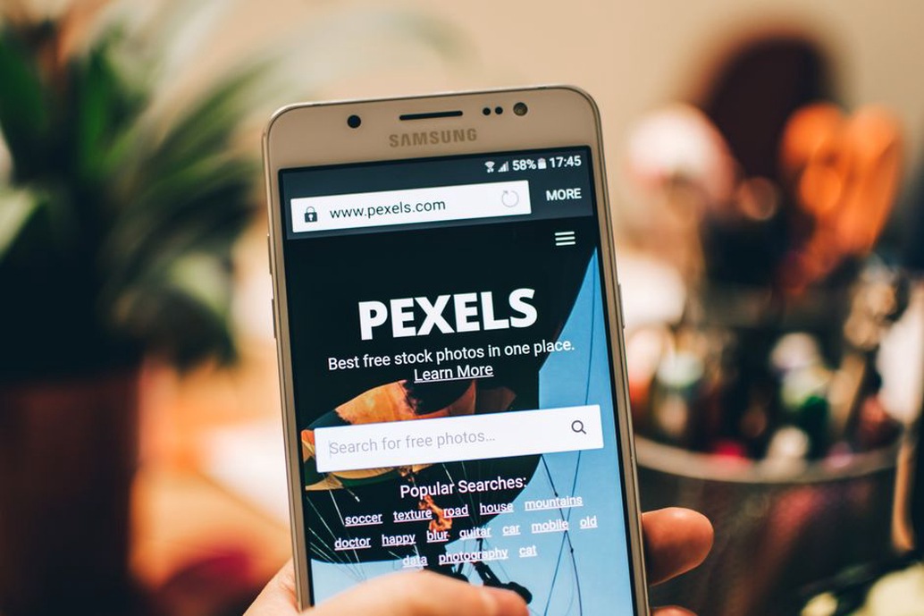 Sprawdzanie pól formularza na ekranie telefonu